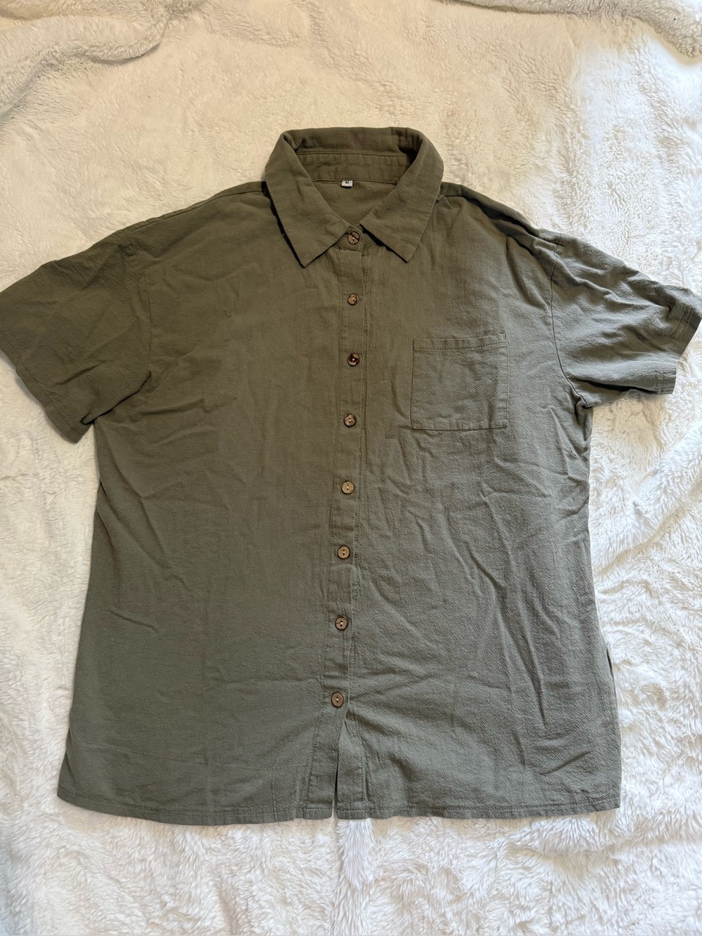 Women’s Short Sleeve Button-Up Shirt in Olive Green